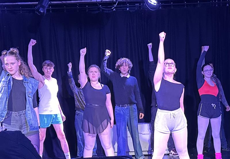 Students performing at Wintertainment Showcase