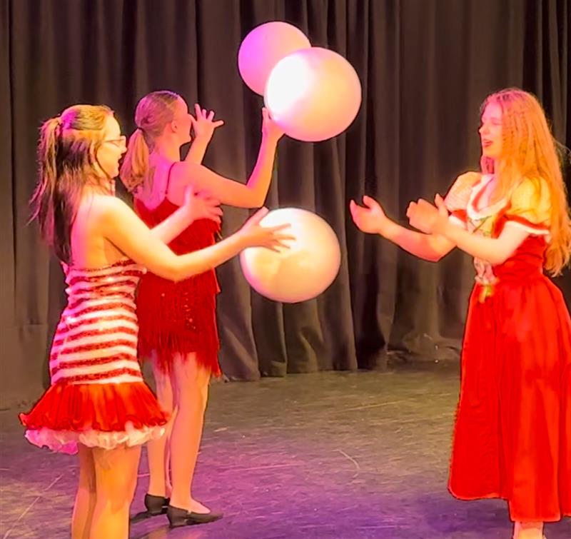 Students performing at Wintertainment Showcase