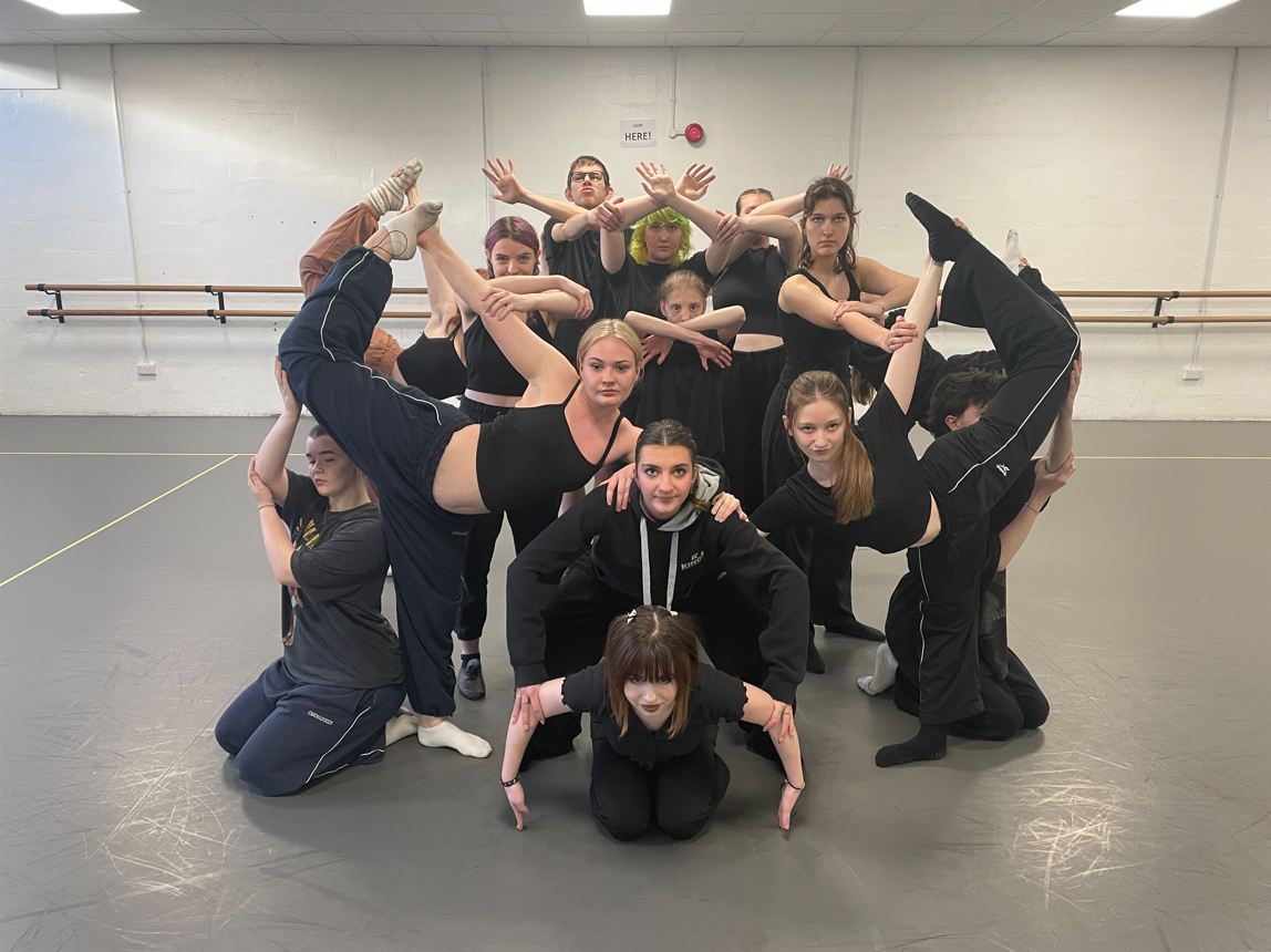 Dance Company, Ekleido, Hosts Workshop with Performing Arts Students