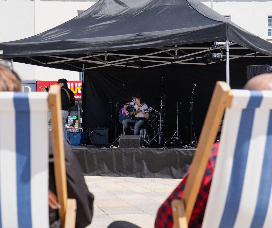 Live music on stage