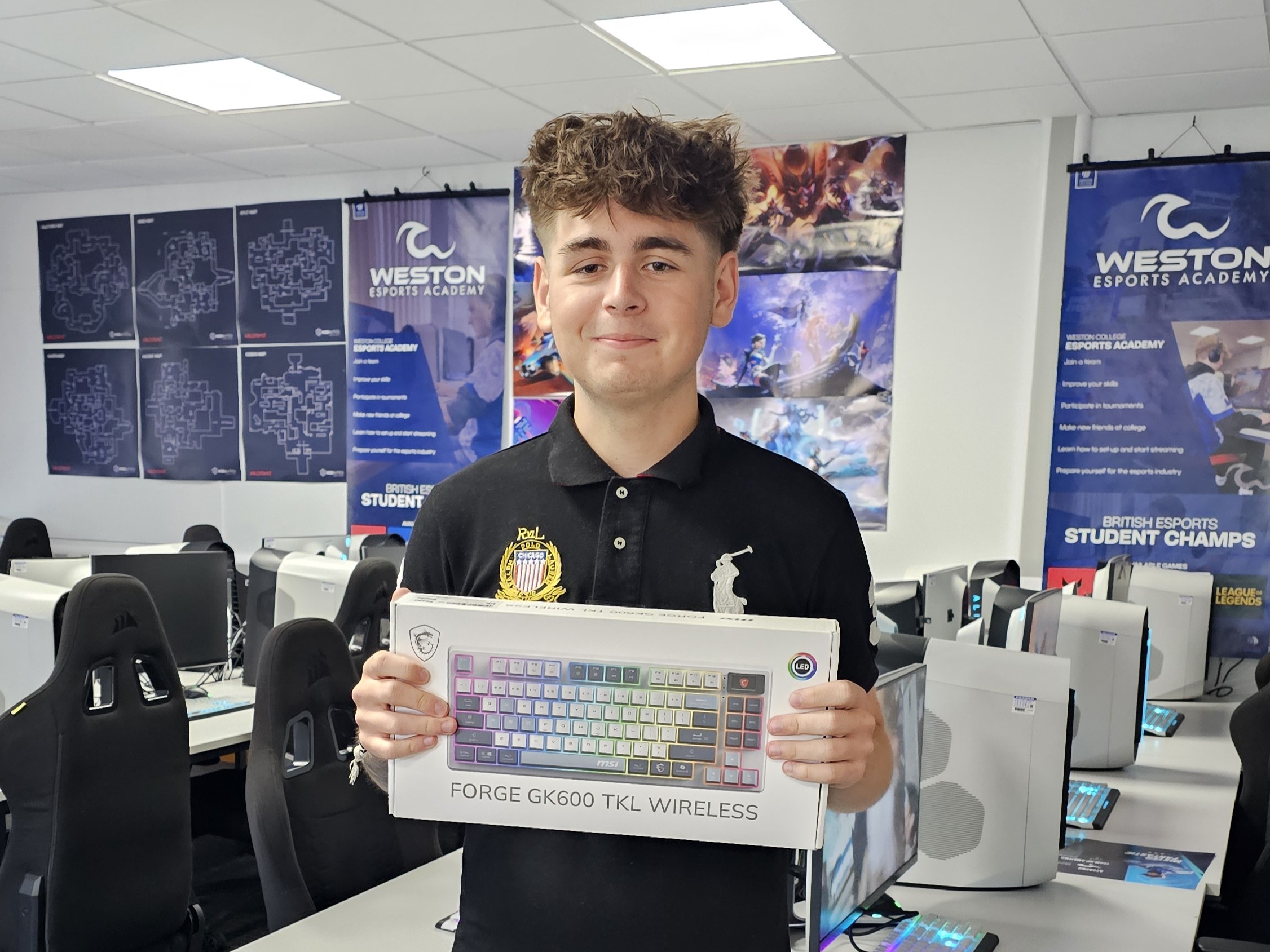 Computing Students Win MSI Products for Hard Work During Collaboration