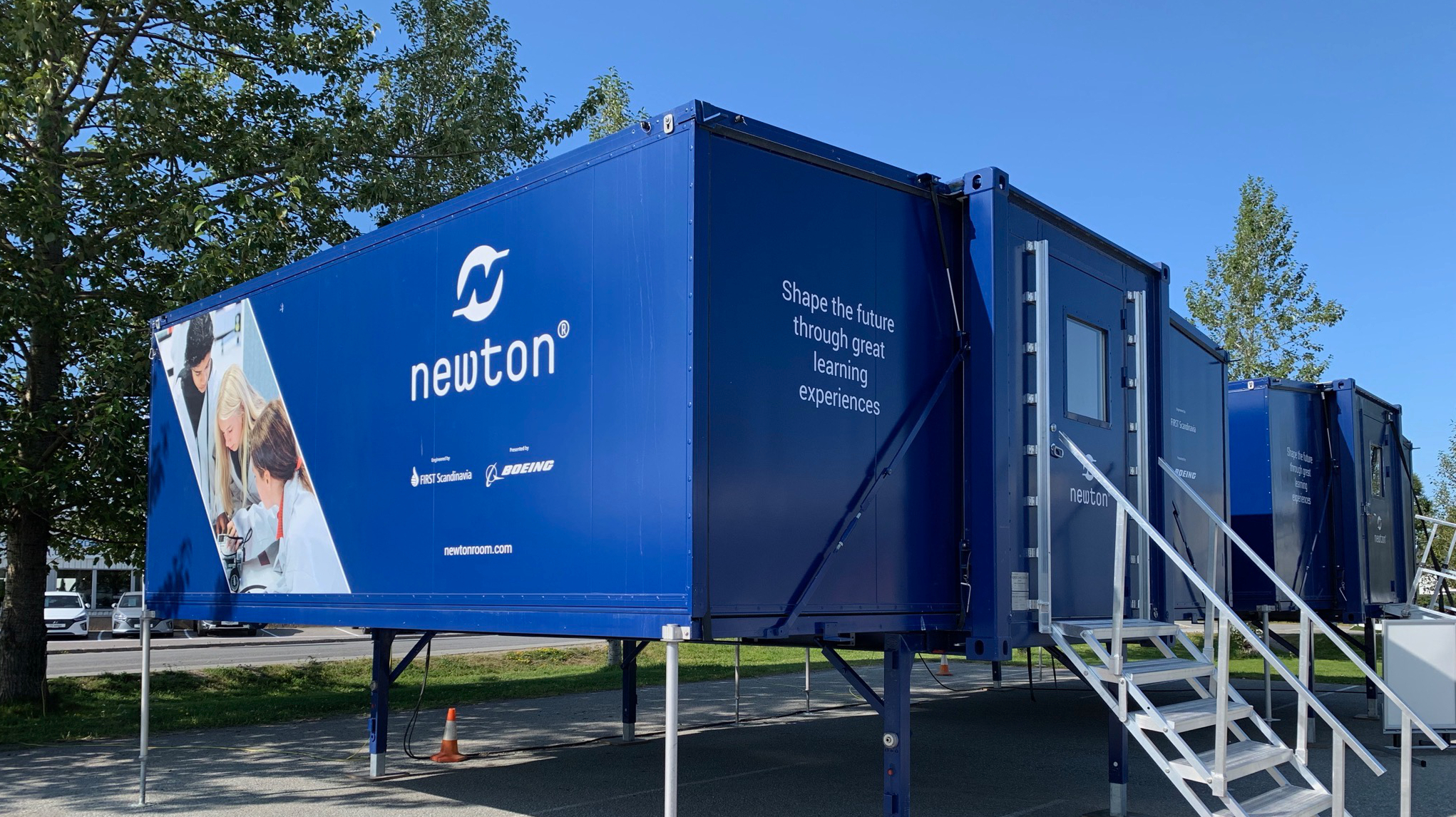 Mobile Newton Room