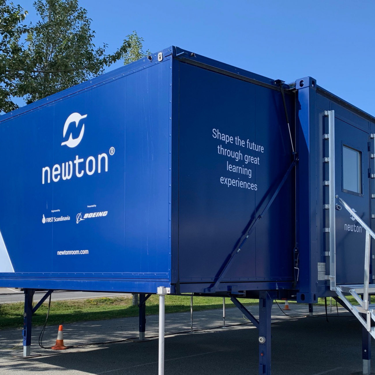 Mobile Newton Room